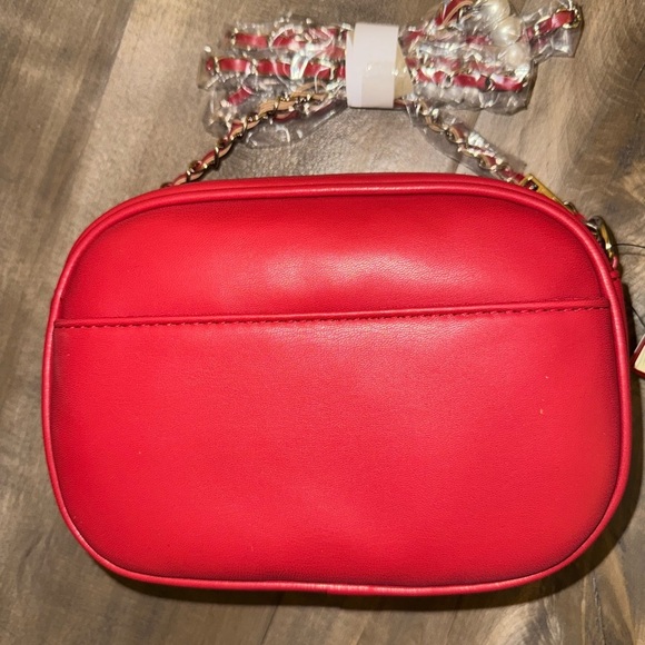 NWT Badgley Mischka Diamond Quilted Red Camera Bag With Pearls Vegan Leather - Picture 3 of 9